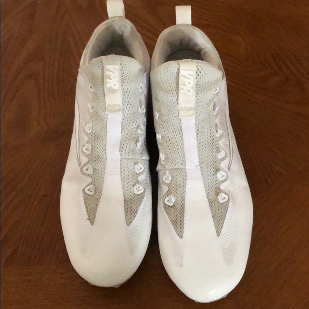 Size 9 Nike VPR Football Cleats White Silver